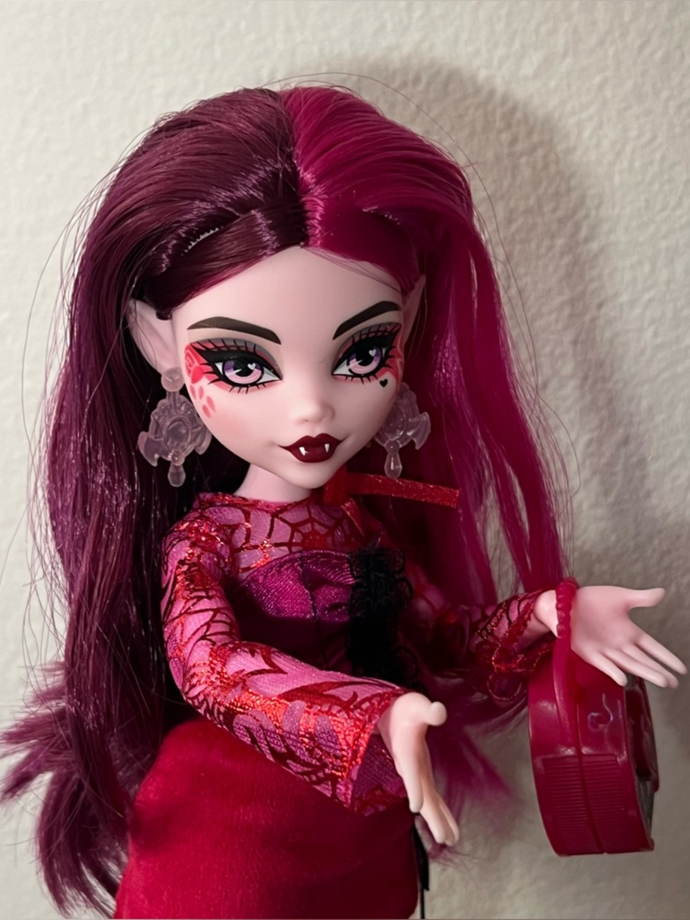 monster high skulltimate secrets garden party draculaura doll - like new